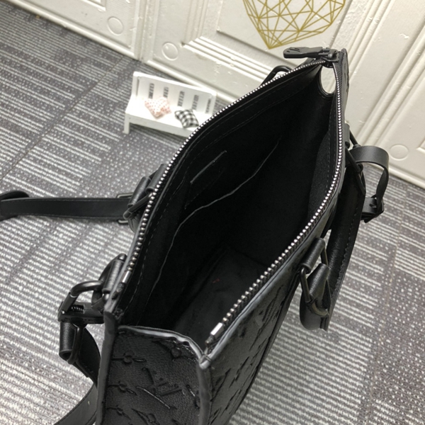 ルイヴィトンバッグ着用イメージ